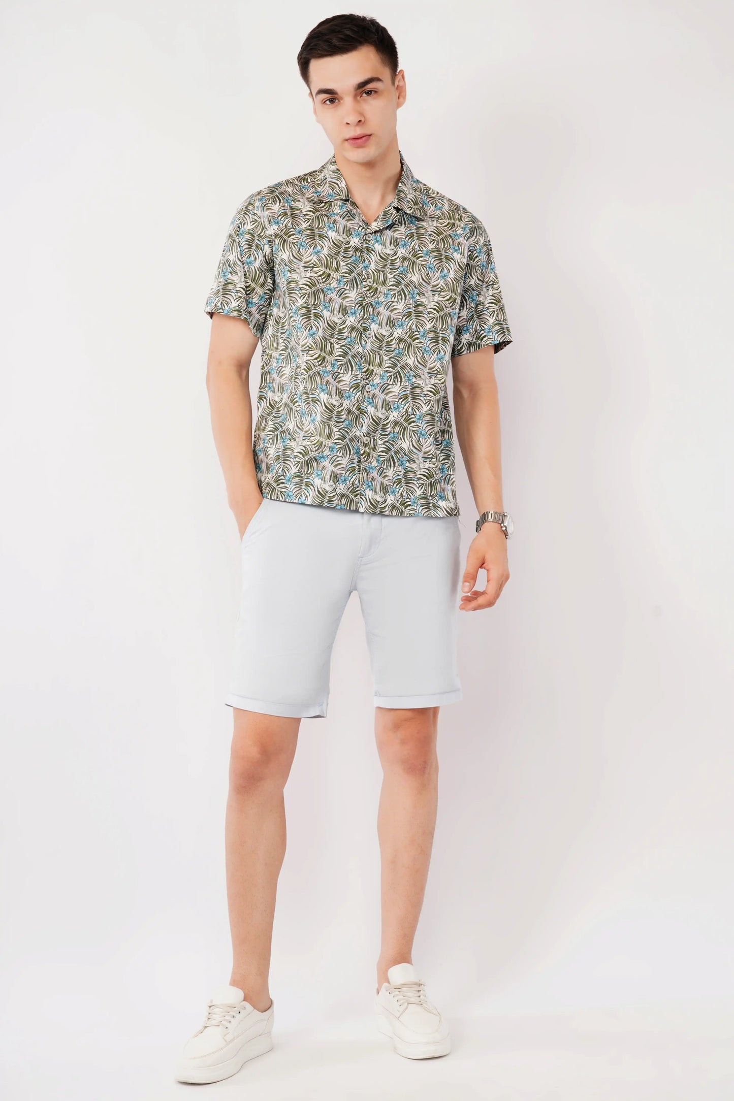 Classic men’s green Cuban collar printed shirt in relaxed fit — Olevorr Orven