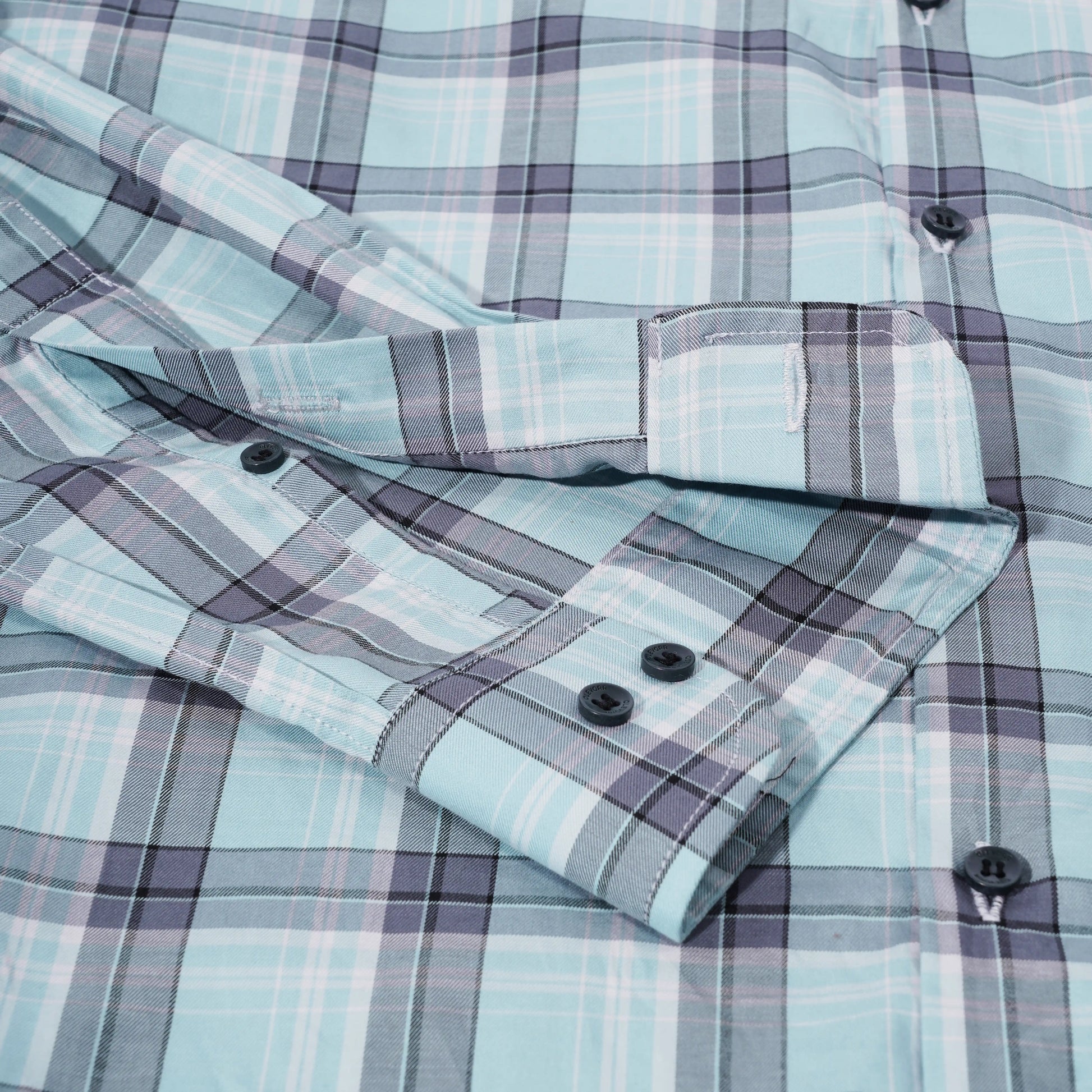 Kieran slim fit blue checkered shirt — cuff close-up