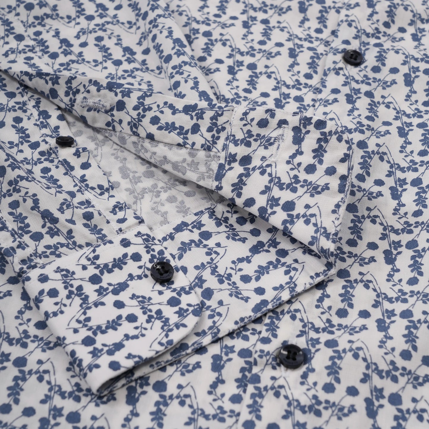 Raffo slim fit full sleeve men’s shirt — poplin cuff close-up