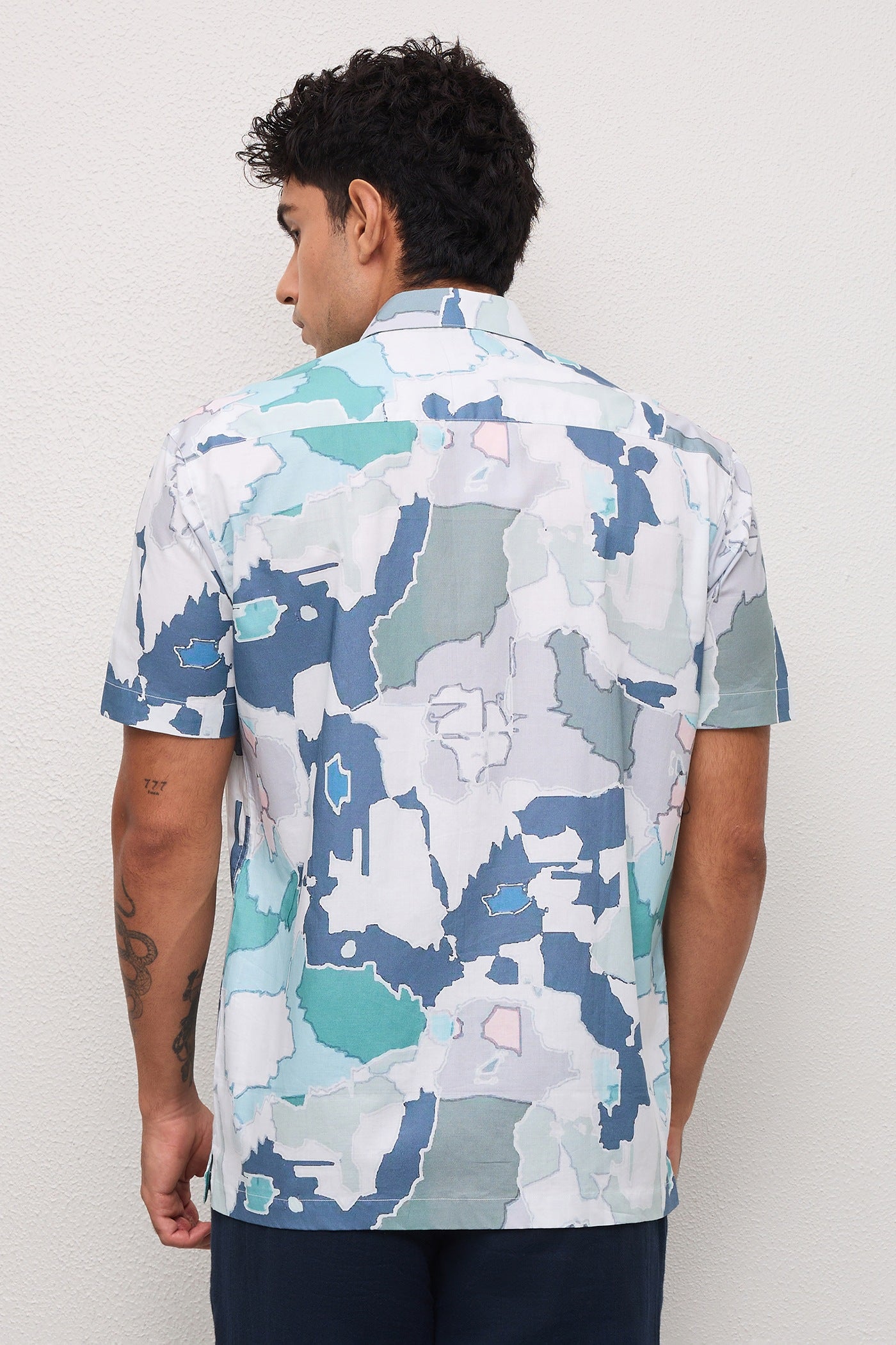 VERDON- MENS VERDN PREMIUM COTTON MULTICOLOR ABSTRACT PRINT REGULAR FIT SHIRT