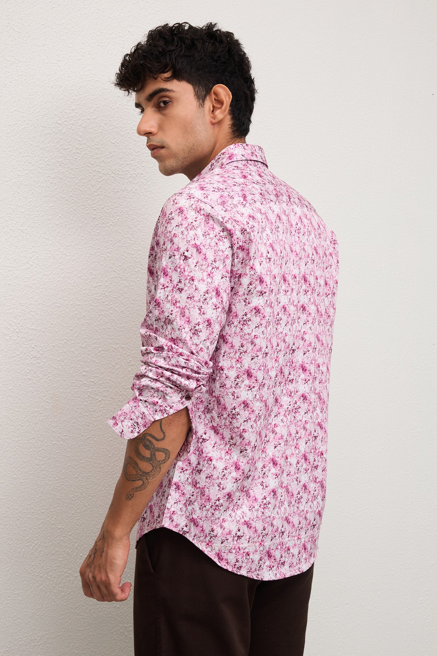 VALE- MENS VALE PREMIUM COTTON PINK PRINTED CASUAL SLIM FIT SHIRT