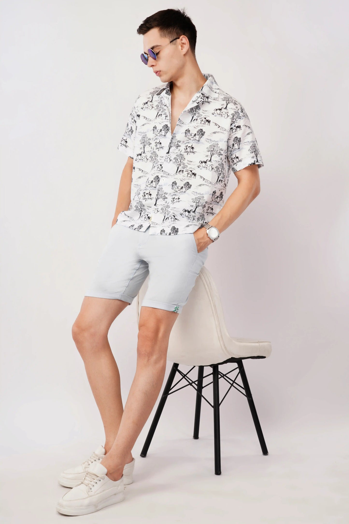 Classic men’s white Cuban collar printed shirt in relaxed fit — Olevorr Kairo
