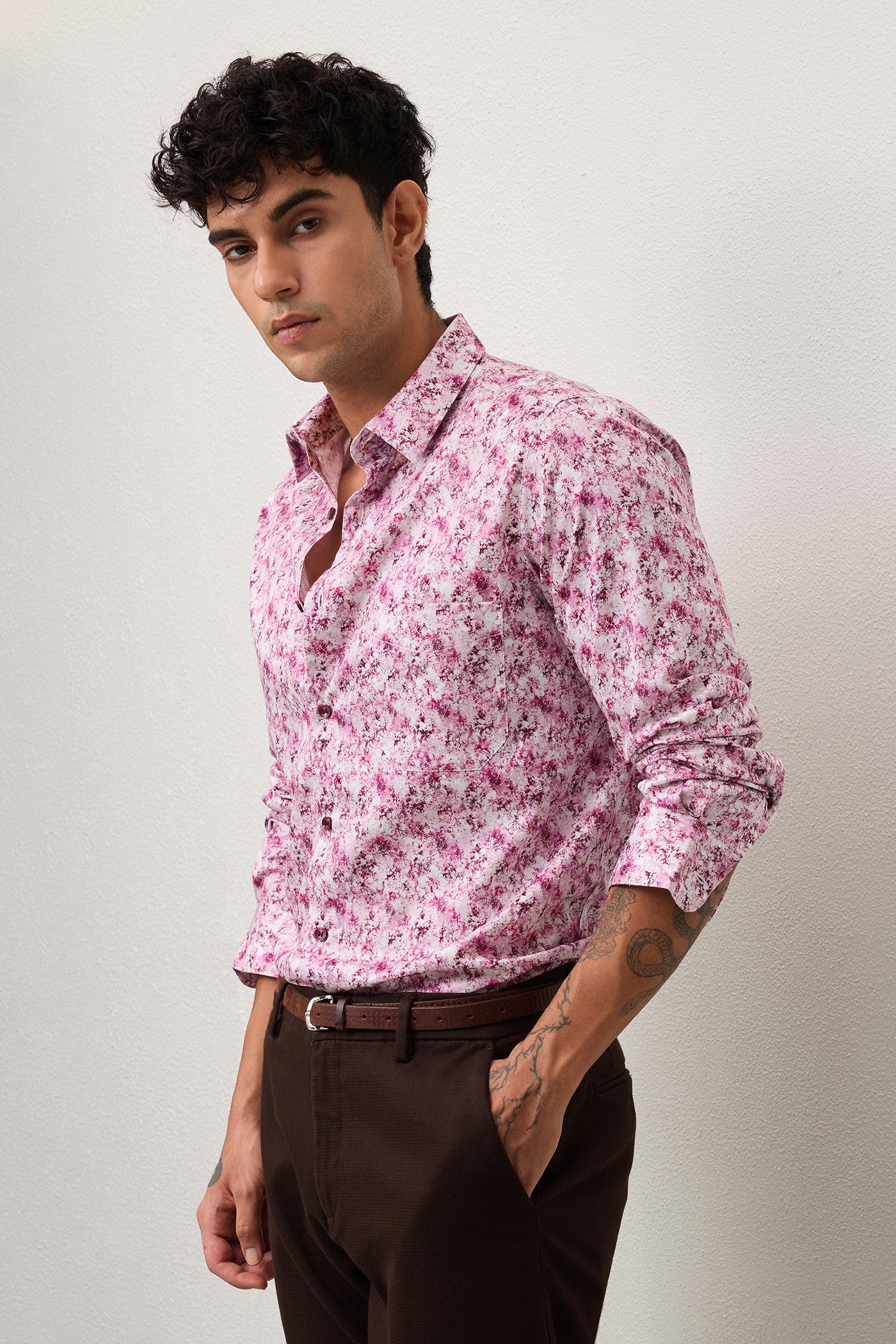 VALE- MENS VALE PREMIUM COTTON PINK PRINTED CASUAL SLIM FIT SHIRT