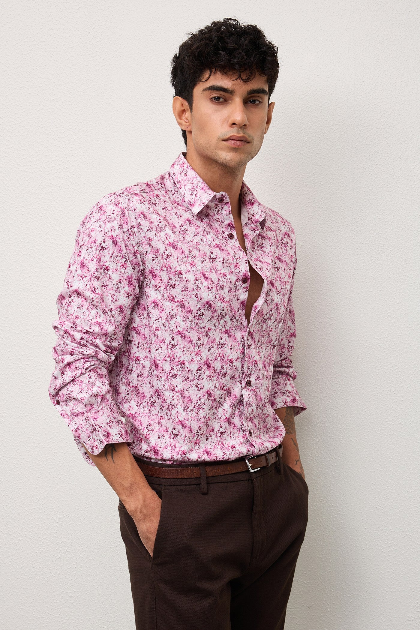 VALE- MENS VALE PREMIUM COTTON PINK PRINTED CASUAL SLIM FIT SHIRT